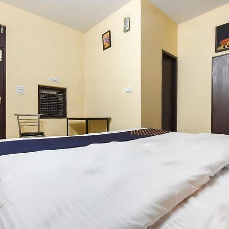 Spot On 70295 Sky Inn Jalandhar Dış mekan fotoğraf