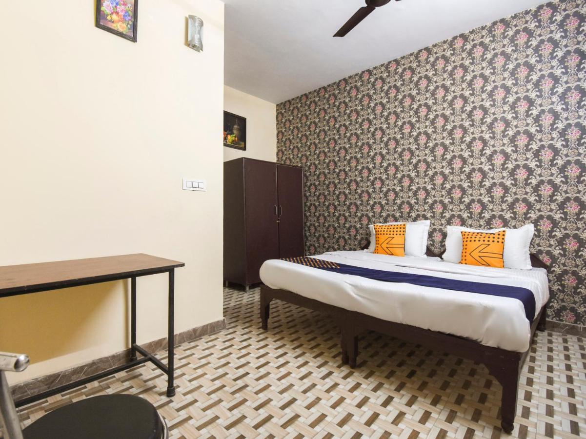 Spot On 70295 Sky Inn Jalandhar Dış mekan fotoğraf