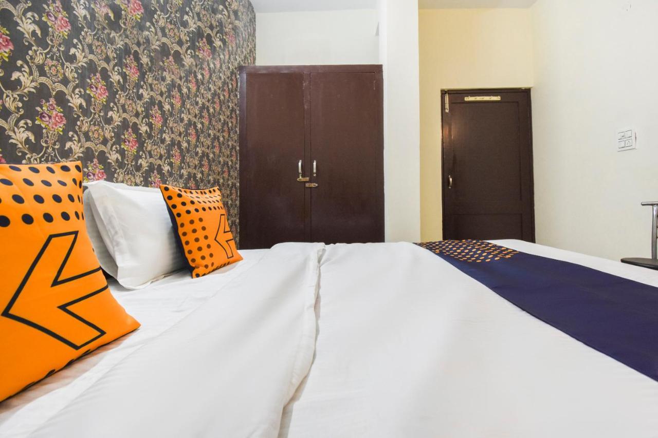 Spot On 70295 Sky Inn Jalandhar Dış mekan fotoğraf