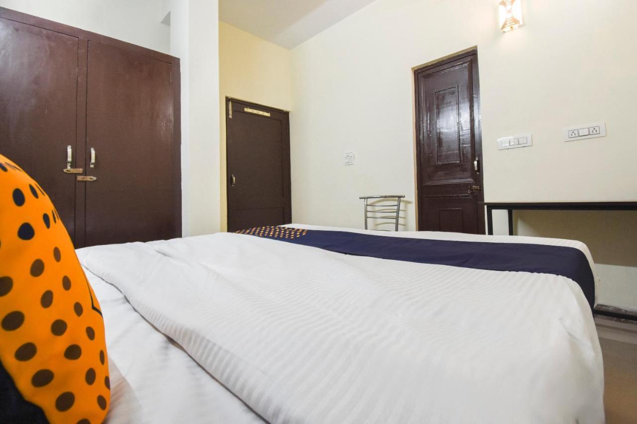 Spot On 70295 Sky Inn Jalandhar Dış mekan fotoğraf